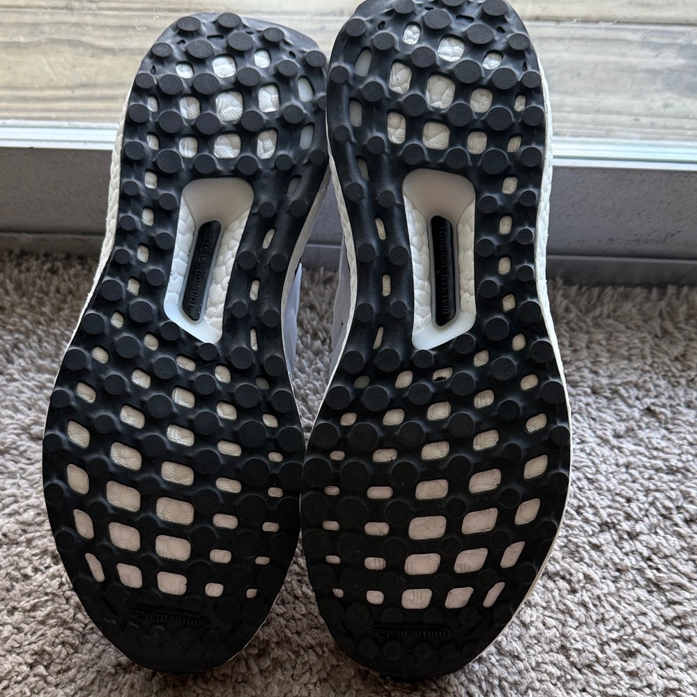 Adidas Ultra Boost White and Black - Picture 3 of 4